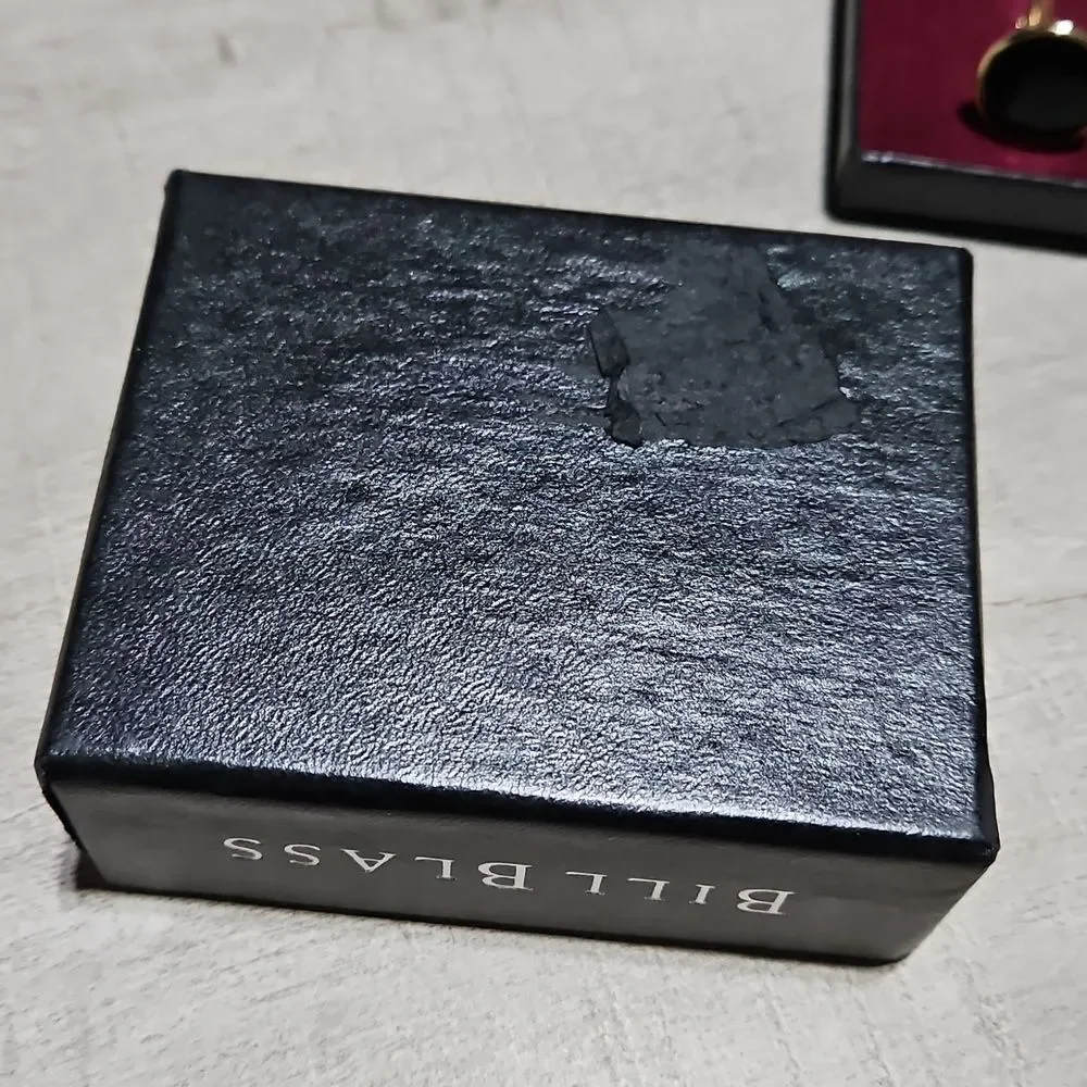 Bill Blass 🎁 Black and Gold Color Cufflinks and Studs